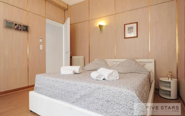 Studio 53 five stars holiday house