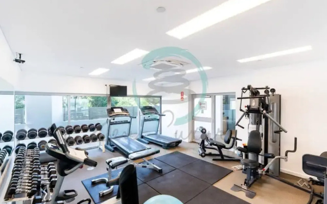 Zen Skytower Harbourview -exclusive 3br Family Apt