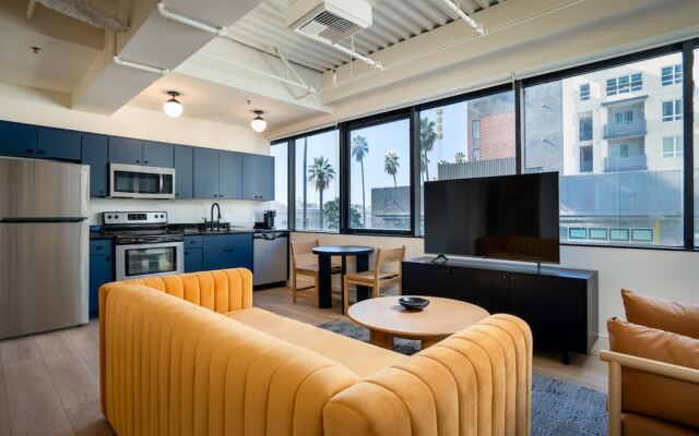 Kasa Sunset Los Angeles