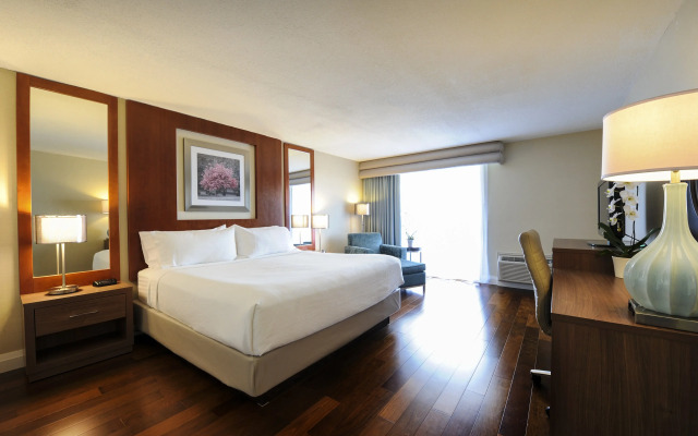 Holiday Inn Niagara Falls - By The Falls by IHG