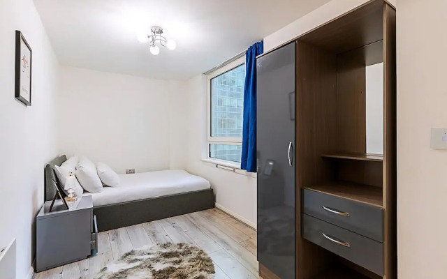 Modern and Minimalist Flat in Vauxhall
