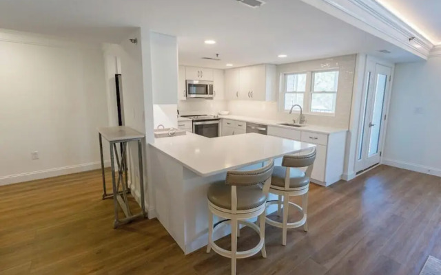 Wilmington Avenue 50 #102