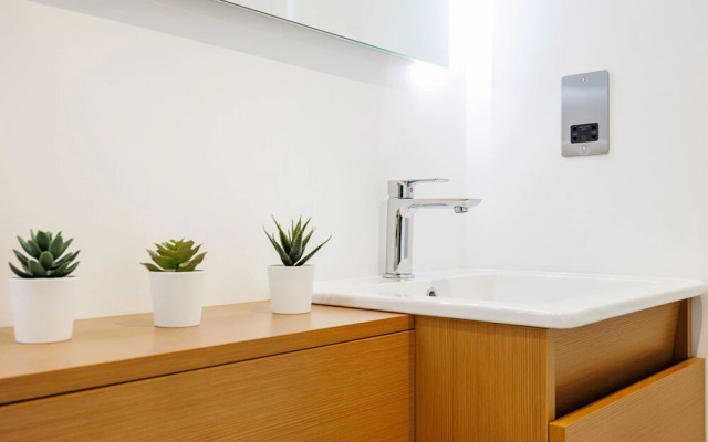 Modern 2 bed Flat in Town Centre - Free Wifi