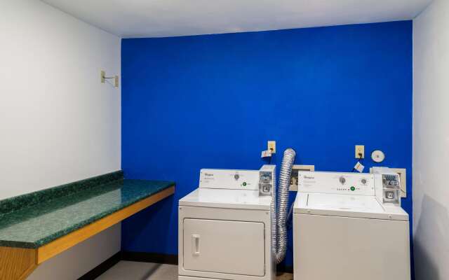 Motel 6 Richmond, IN