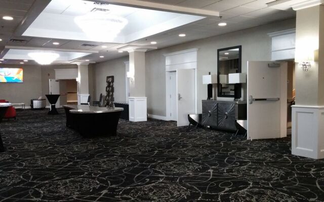 Ramada Des Moines Airport