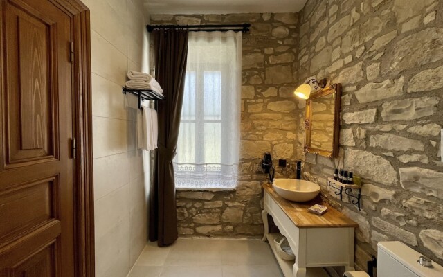 Urla Taş Konak Otel