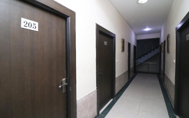 Hotel Taj Heaven By OYO Rooms