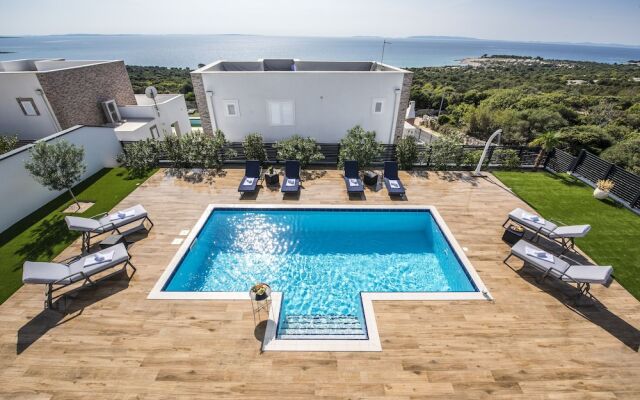 Luxury Villas Royal II with Private Pool