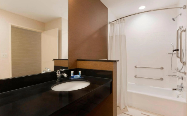Fairfield Inn & Suites Pittsburgh Airport/Robinson Township