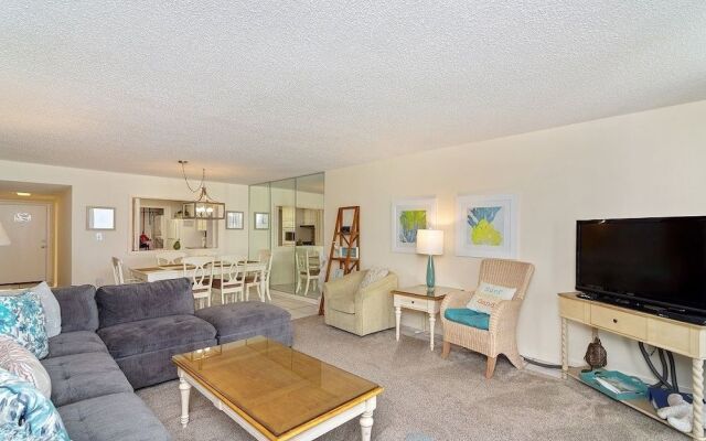 Shoreline 1055 Condo by RedAwning