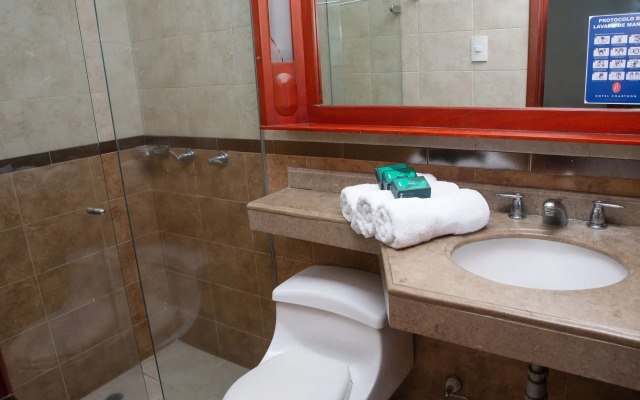 Hotel Charthon
