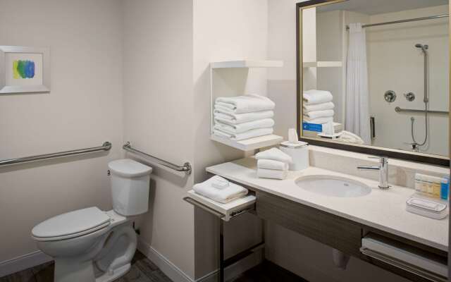 Hampton Inn & Suites Syracuse North Airport Area