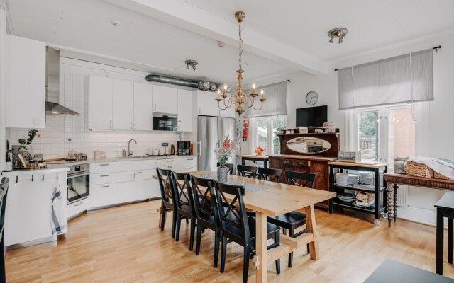 Järnvägshotellet B & B