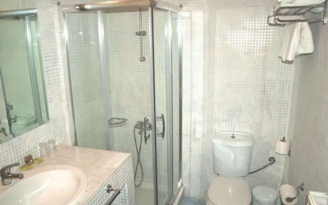 Отель Maranton Beach