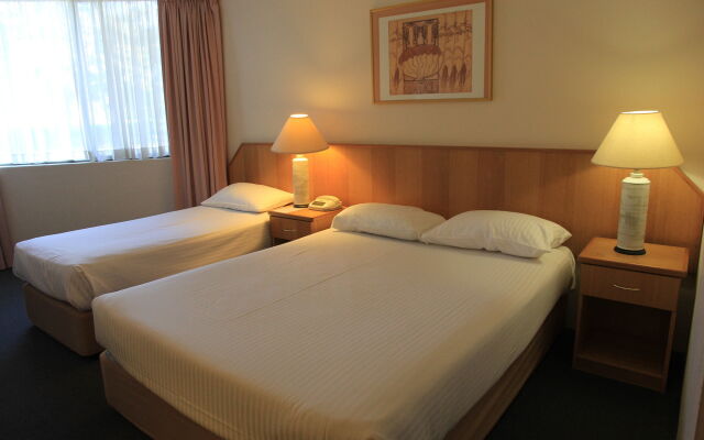 Charbonnier Motor Inn