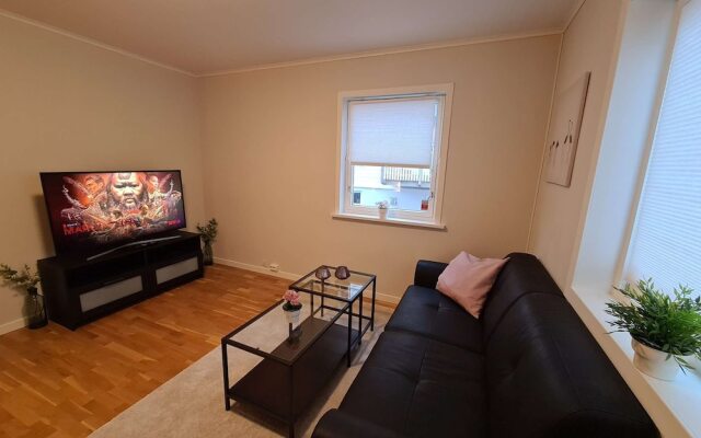 Bright And Central, 2-bedroom, Fully Equipped