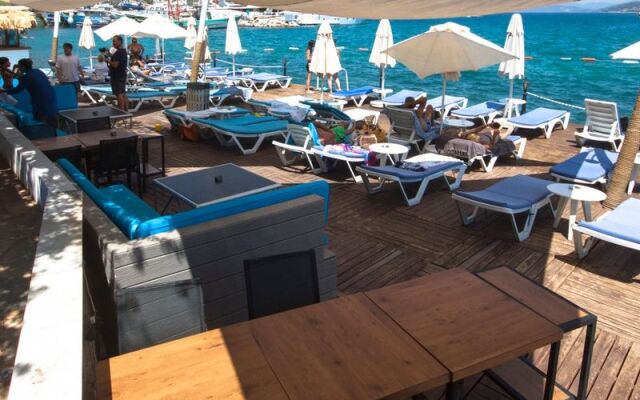 Anar Hotel