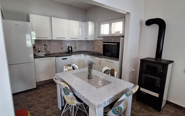 Villa Vesna, 70m from beach