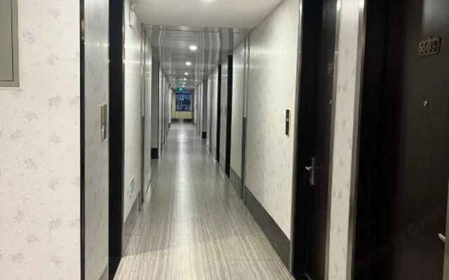 Jiaxing Guantang Leju Bussiness Hotel