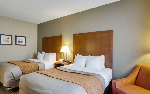 Comfort Inn & Suites Bellevue - Omaha Offutt AFB