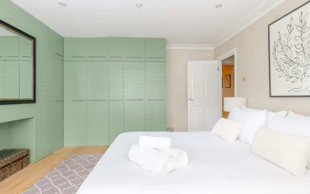 Gorgeous 2BD Garden Getaway, Victoria Park