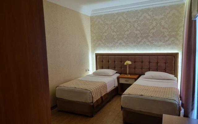 L’etoile Beach Hotel