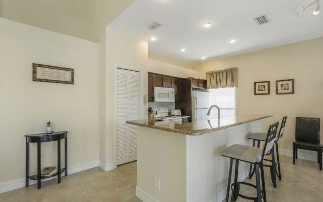 Falcons Glen Blvd Home 7044