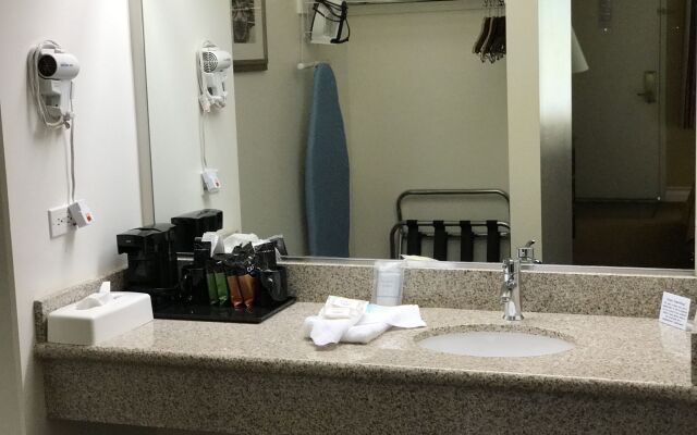 Clarion Inn Near China Lake Naval Station