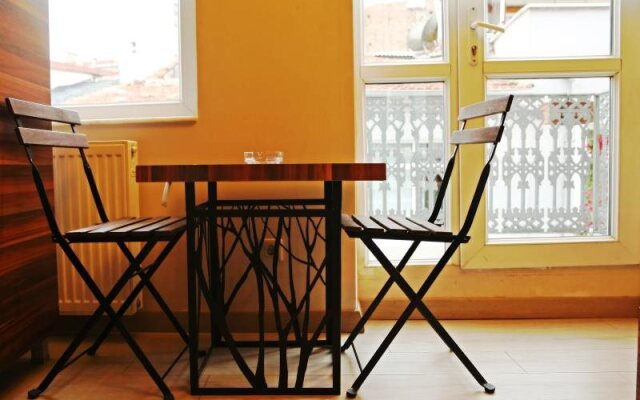 Leon Suites