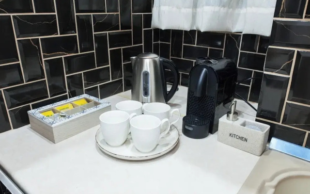 Stylish Renovated 2 Bd Apt in Exarcheia