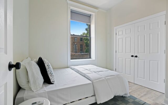 The Neighborhood Hotel - Lincoln Park