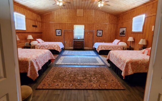 Heartland Country Resort & Lodge