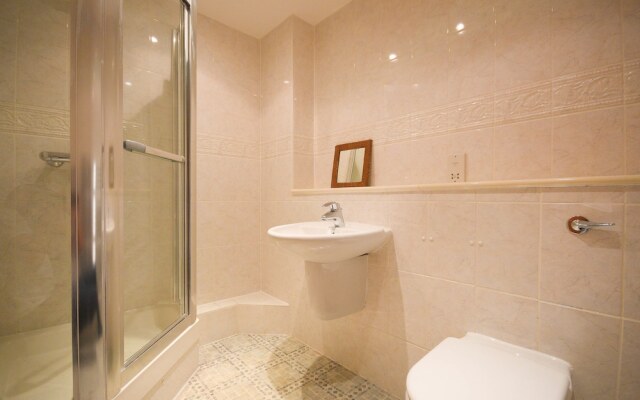 Town or Country - Greenwich Apartments