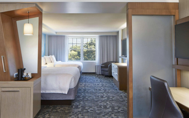 Courtyard by Marriott Lake George