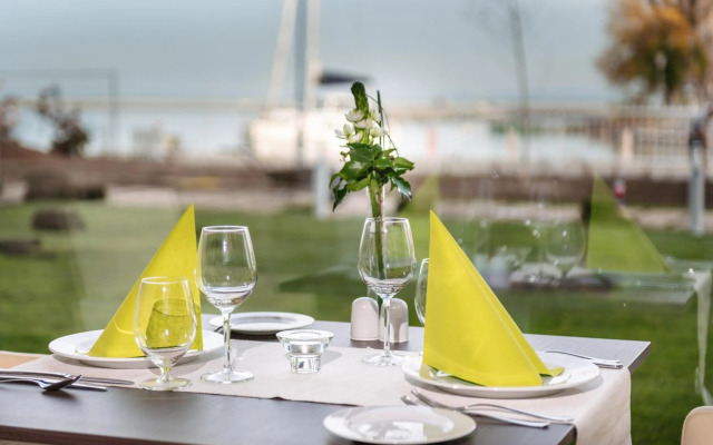 Hotel Yacht Wellness & Business
