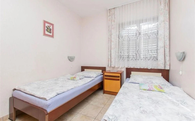 Beautiful apartment Brby near sandy beach