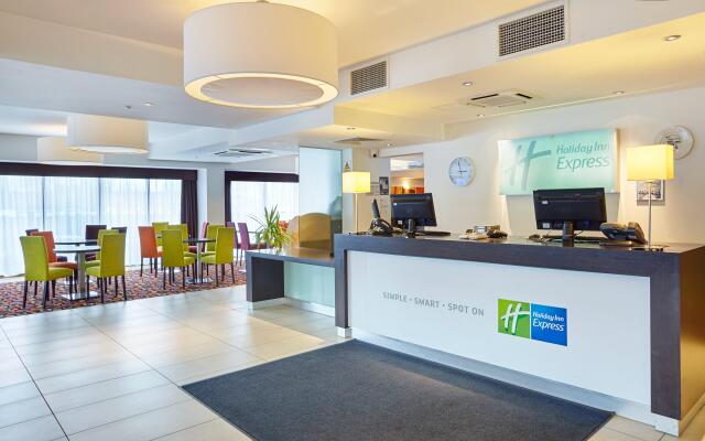 Holiday Inn Express Birmingham–South A45