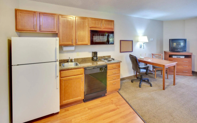 Candlewood Suites Rockford by IHG