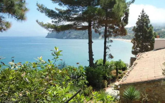 Villa Guidaloca on the beach