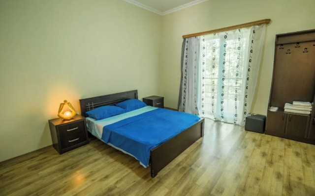 Nando Guest House