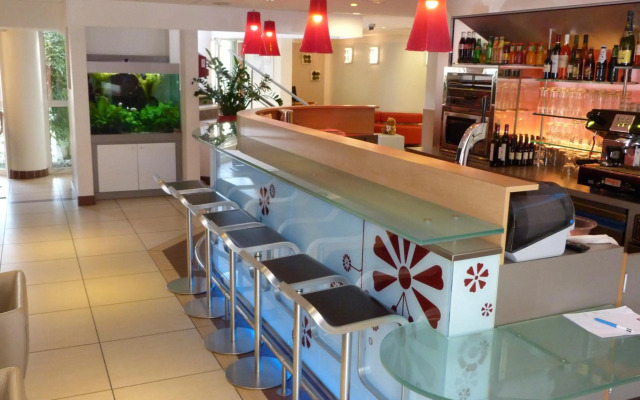 ibis Massy