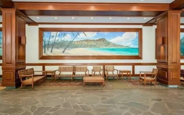 Excellent Diamond Head View Condo - Remodeled, Free Parking! by Koko Resort Vacation Rentals