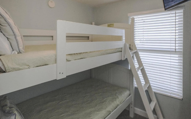 1214 Shores of Panama