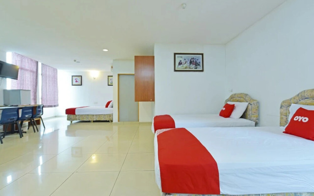 OYO 90494 Sam Huat Hotel