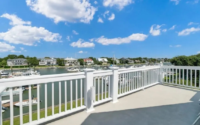 Yacht Harbor Court 30