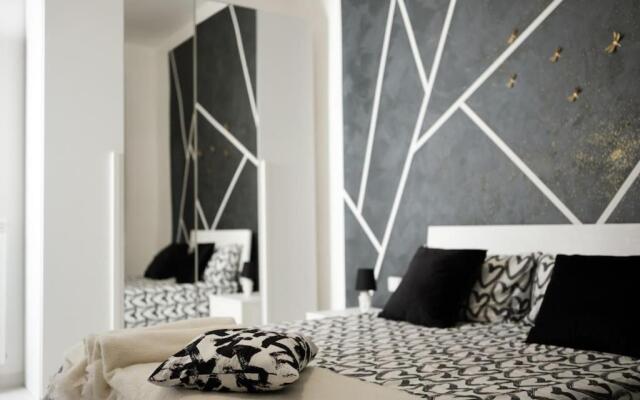 NewLife 8.15 Holiday Home Black