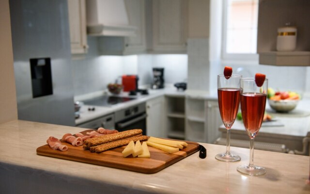 Regina's Downtown Apartment Corfuescapes