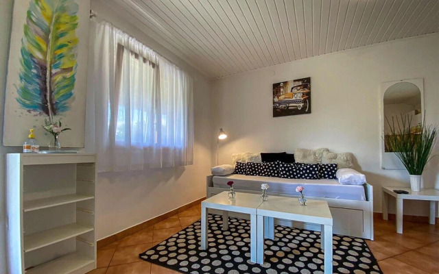 Awesome Home in Barban With 1 Bedrooms