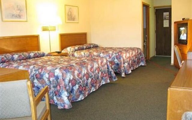 Mayflower Motel And Suites