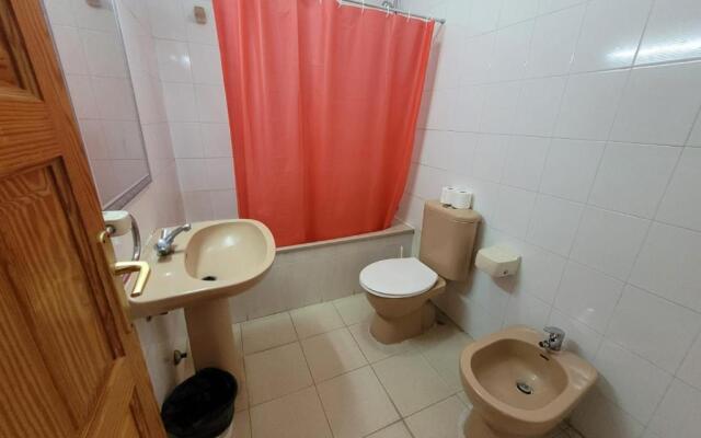 Immaculate 1-Bed Apartment in Arona E308